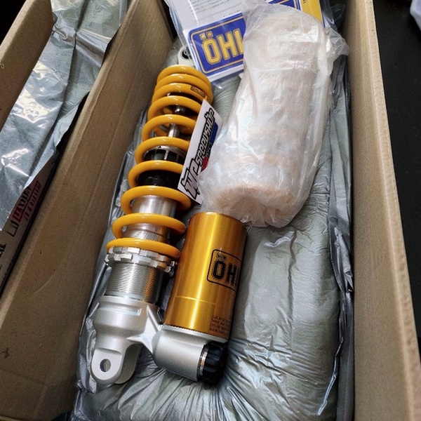 Ohlins Vario ho 545 tabung bawah bisa juga untuk beat Scoopy