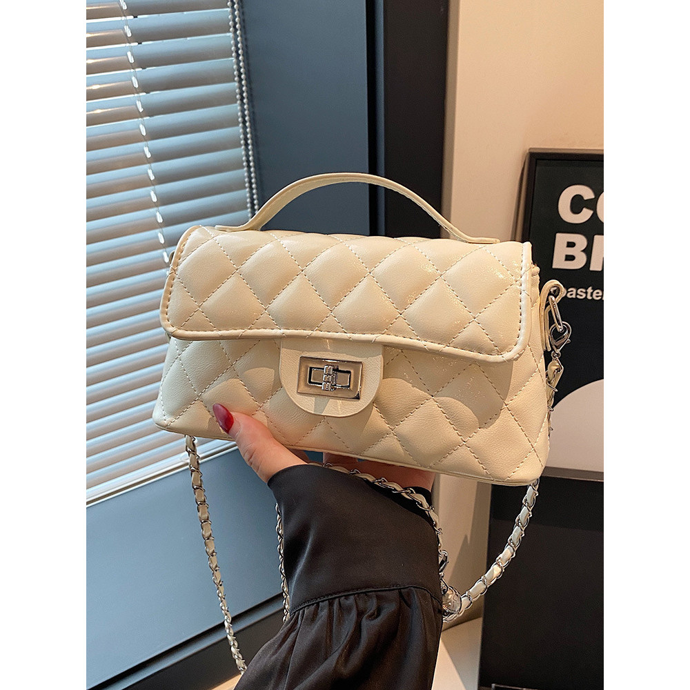Tas Wanita Baru Kecil Gaya Chanel Tas Selempang Kunci Tas Persegi Kecil Tas Tangan Rantai Quilted Ta
