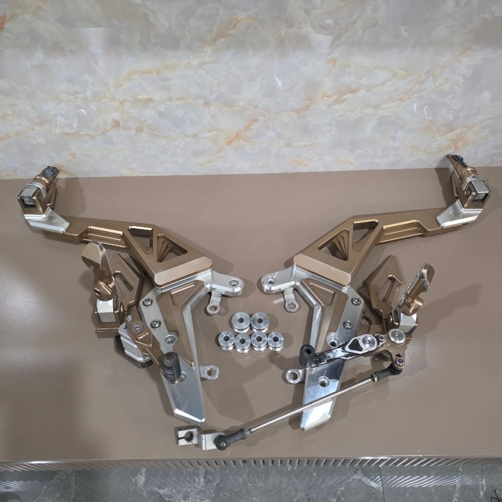 Footstep Underbone Bikers Kawasaki ER6N ER6F Original Made in Thailand
