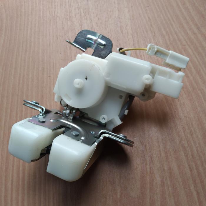 Door lock Pintu Bagasi Agya & Ayla best