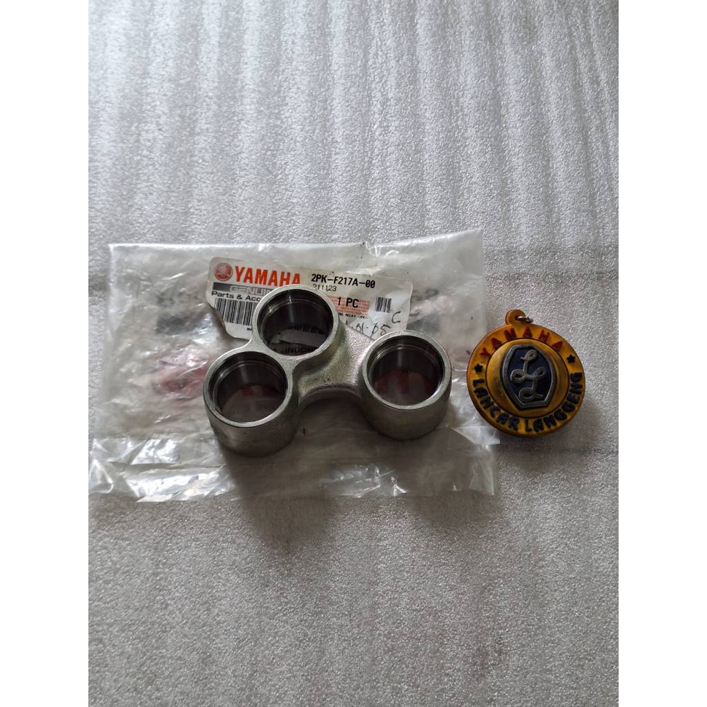 ARM RELAY / DUDUKAN SHOCK BELAKANG YAMAHA R15 V2 / V3 / VIXION R ORIGINAL YGP 2PK-F217A-00