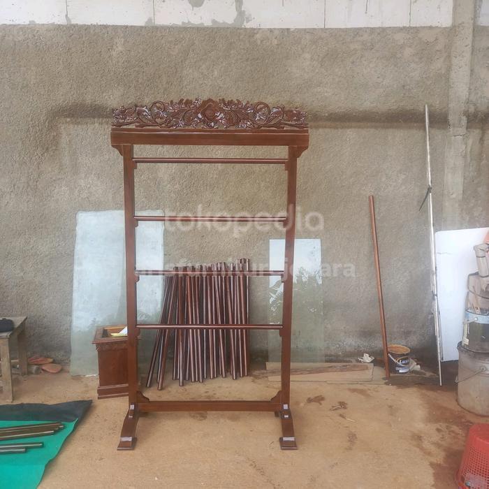 gawangan kain batik kayu jati ukir Jepara, gantungan kain batik
