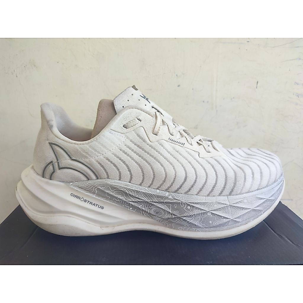 Sepatu Running Ortuseight Lunar preloved