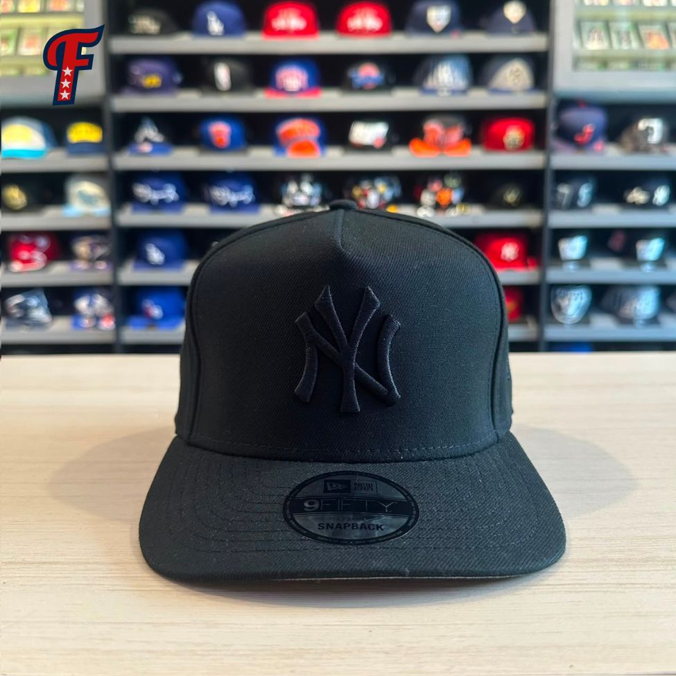 Topi New Era MLB NY Yankees Basic Logo Triple Black Snapback 9FIFTY A-Frame Original