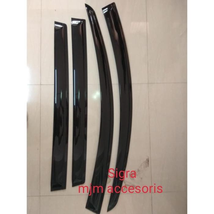 Talang Air Daihatsu Sigra