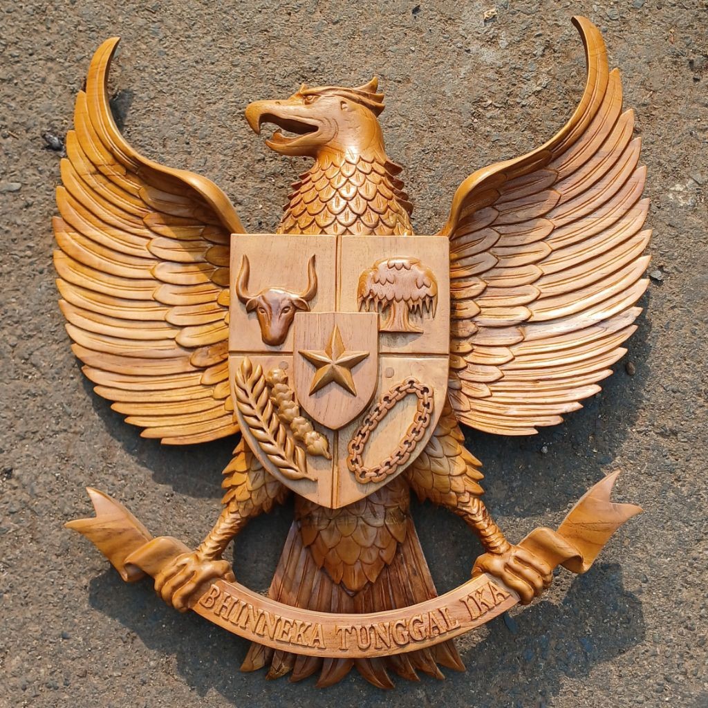 Hiasan Dinding Garuda Pancasila Ukiran Kayu Jati Patung Garuda Pancasila     Berkualitas