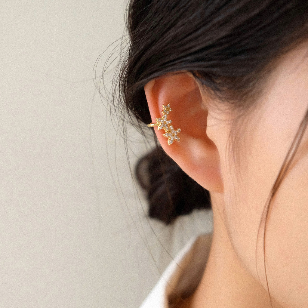 (1PC) Three Flora Zirconia Ear Cuff — 18K Gold Plated Copper with Cubic Zirconia Anting Bunga Jepit