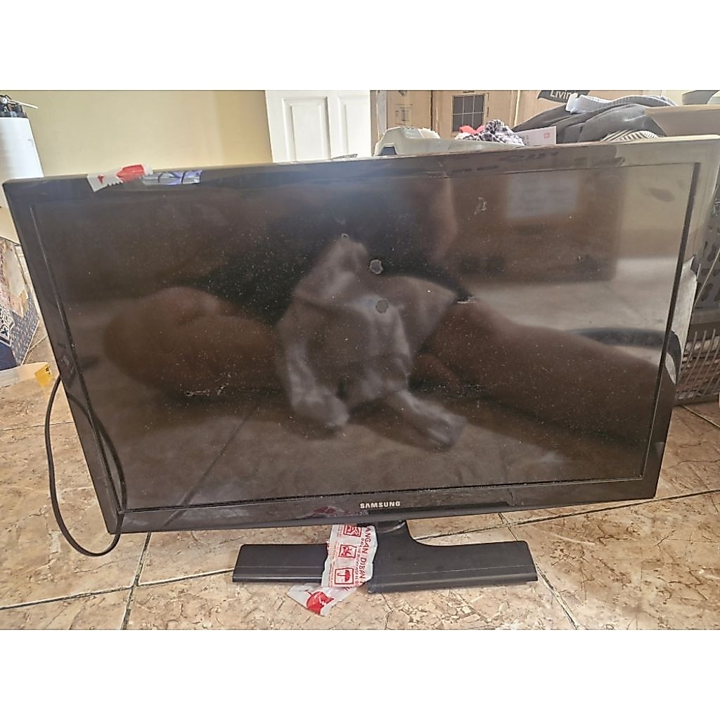 TV SAMSUNG LED 24" SECOND BELUM SMART TV