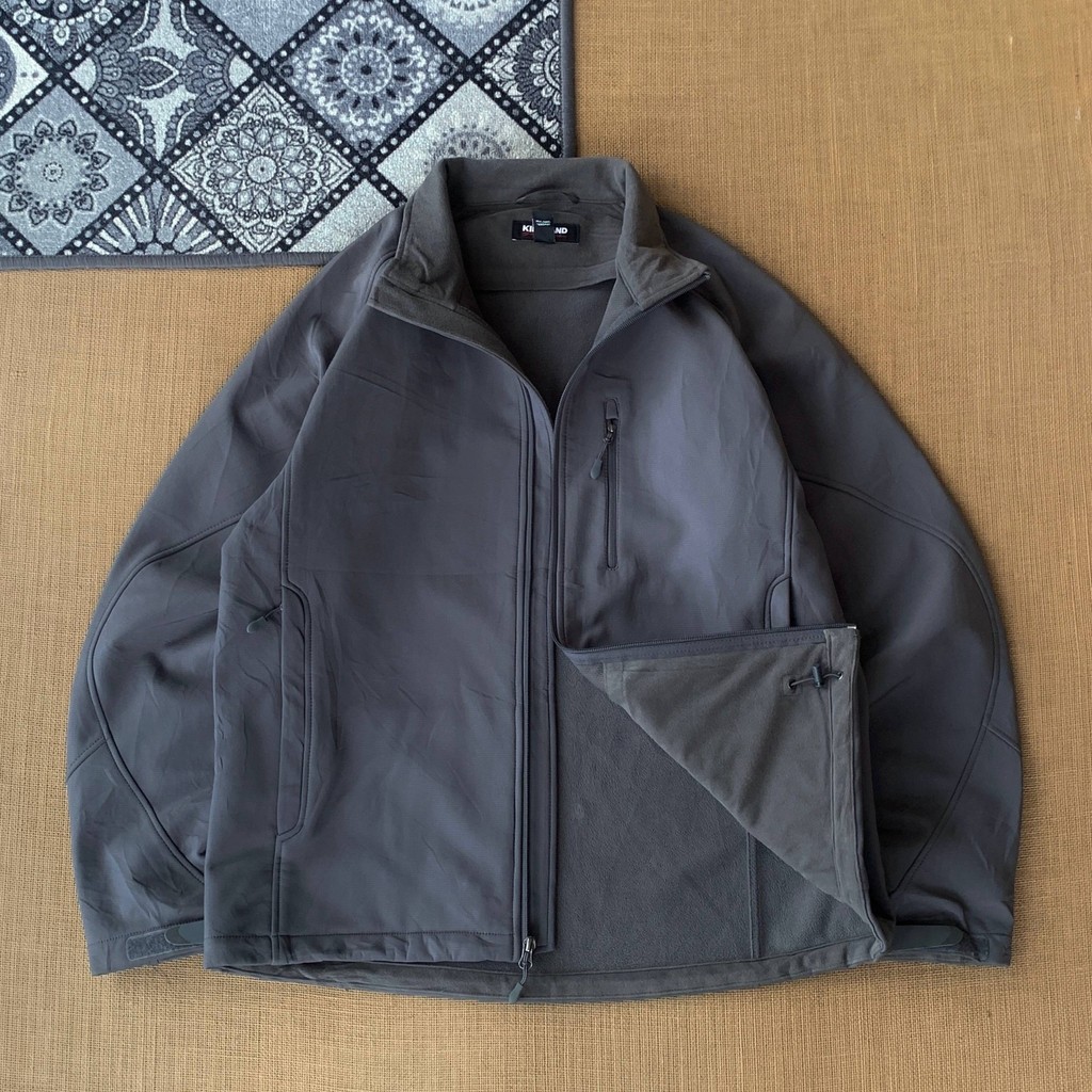 jaket Kirkland Softshell size L (seperti baru)
100% original 310726Y