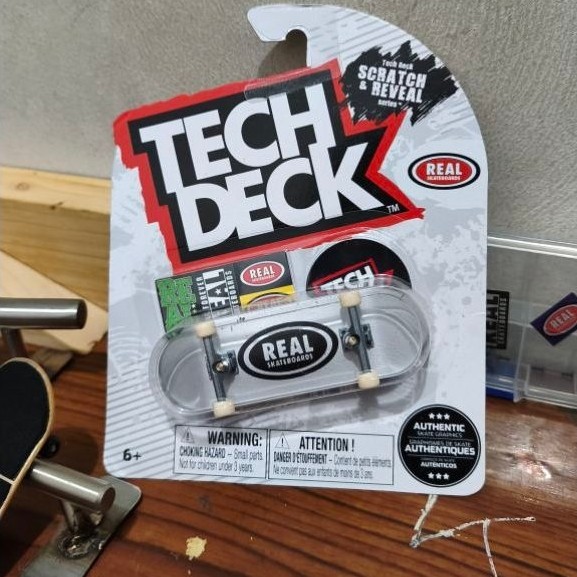 Tech Deck Scratch & Reveal Real