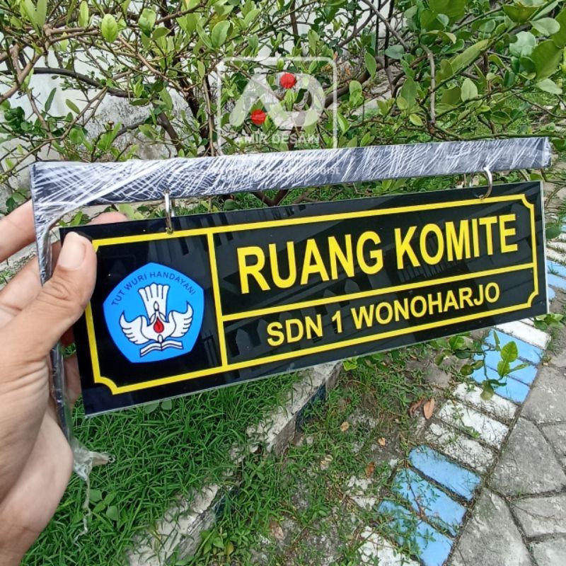 zelvaco - papan nama akrilik / papan nama kelas / amirkelipkelip