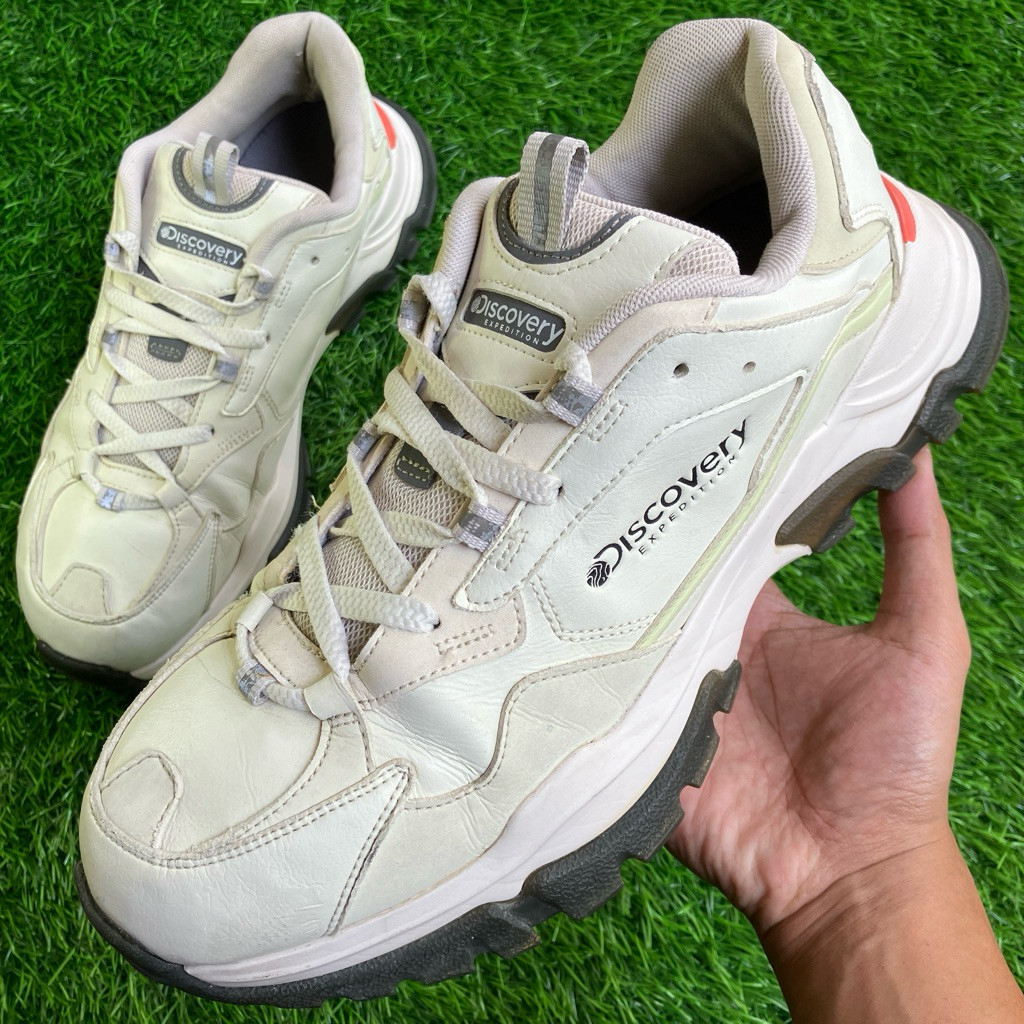 Sepatu Discovery Expedition White Cream Leather sneakers shoes ukuran 45