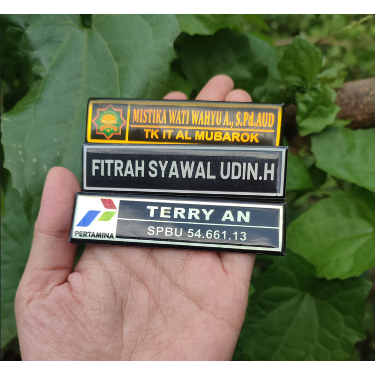 

NAMA DADA PREMIUM CEMBUNG TANPA MINIMAL ORDER/NAMETAG PENITI/ LAPIS RESIN MURAH