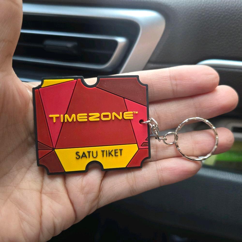Gantungan Kunci Timezone One Ticket Bentuk Tiket Timezone KeyChain