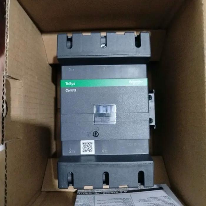 kontaktor/contactor lc1d115 schneider 220v