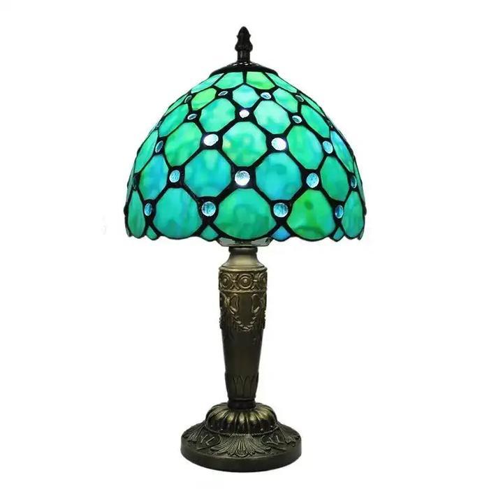 Lampu Meja Kaca Patri Tiffany Hijau dengan Aksen Manik-Manik Lampu Hias Vintage Elegan