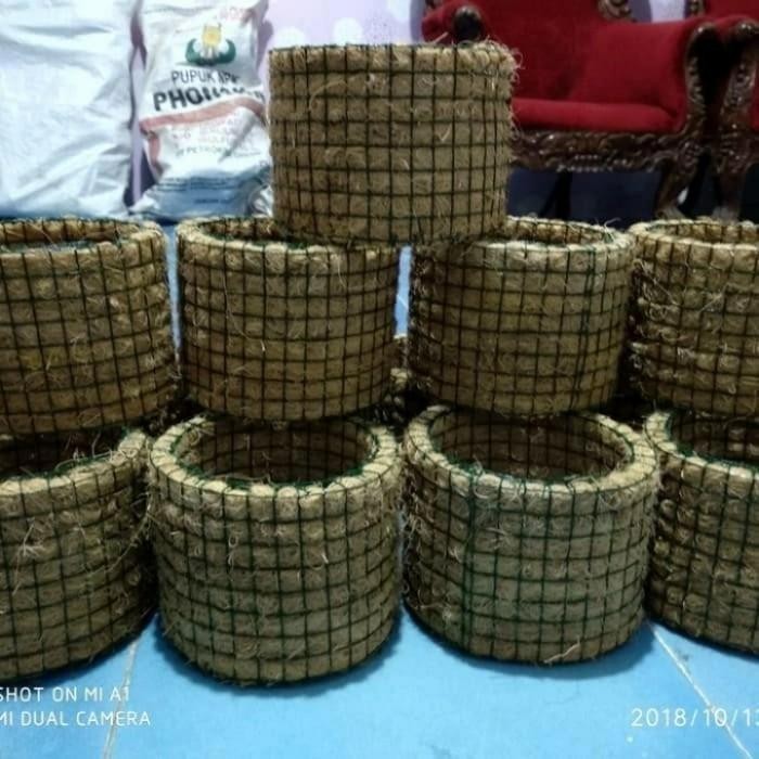 Pot jaring sabut kelapa gantung untuk media anggrek