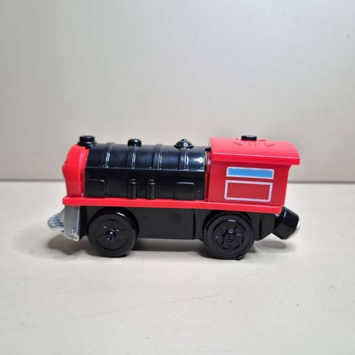 Lokomotif Kepala Kereta api ada lampu sambungan magnetic baterai mainan kompatibel track rel kayu IK