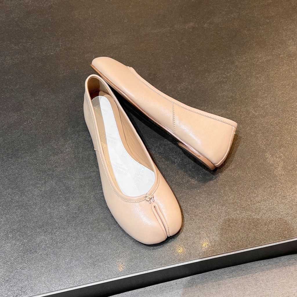 Indonesia spot /Barang spot Indonesia/MaisonMargiela Martin Margiela, sepatu berkaki terbelah emas. 