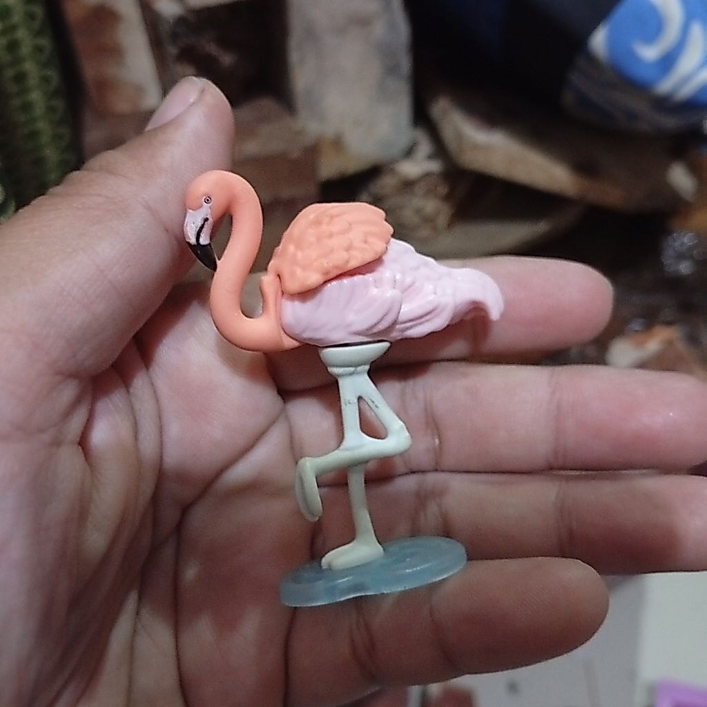 kinder Joy toys natoons flamingo figure