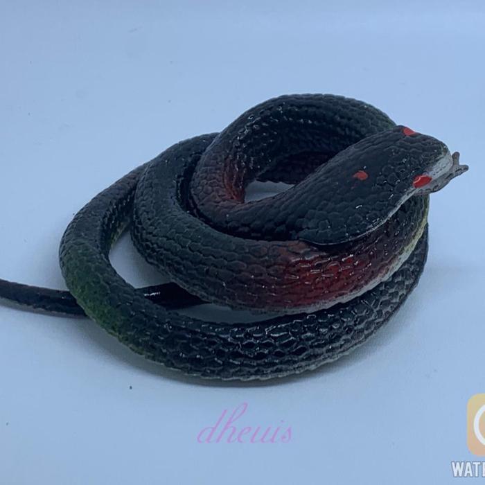 Mainan ular karet 75cm - Hitam, Kepala kobra
