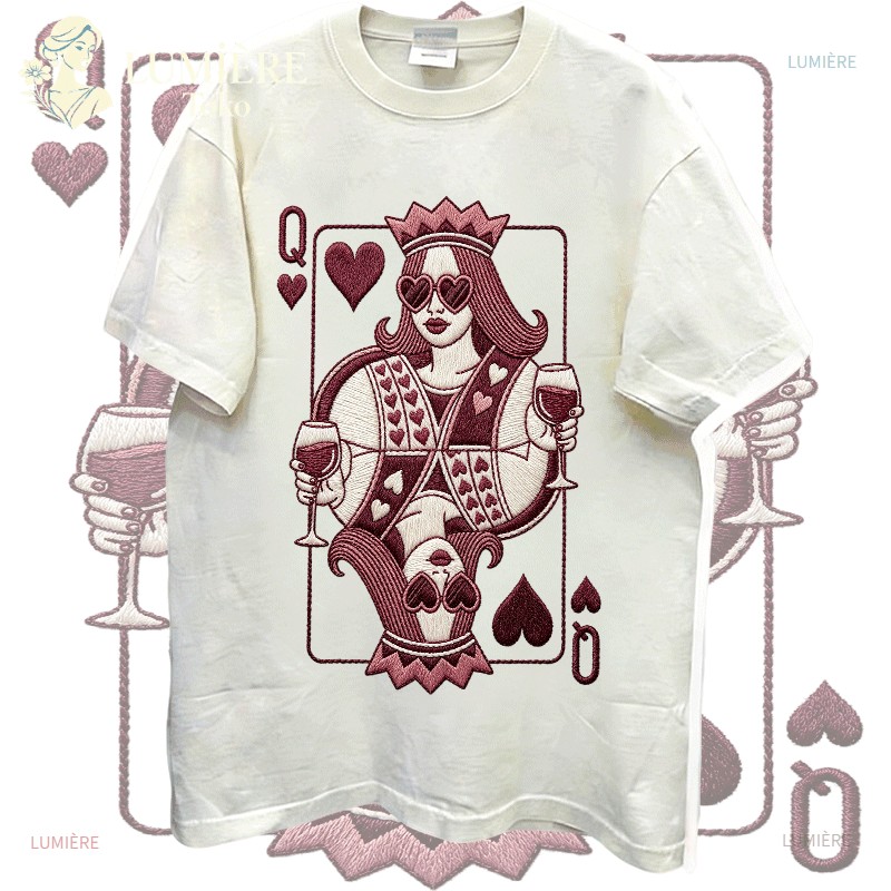 Kaos Oversize Wanita Putih Motif Kartu Remi Ratu Hati Merah Minuman Anggur Efek Bordir Gaya Retro Vi