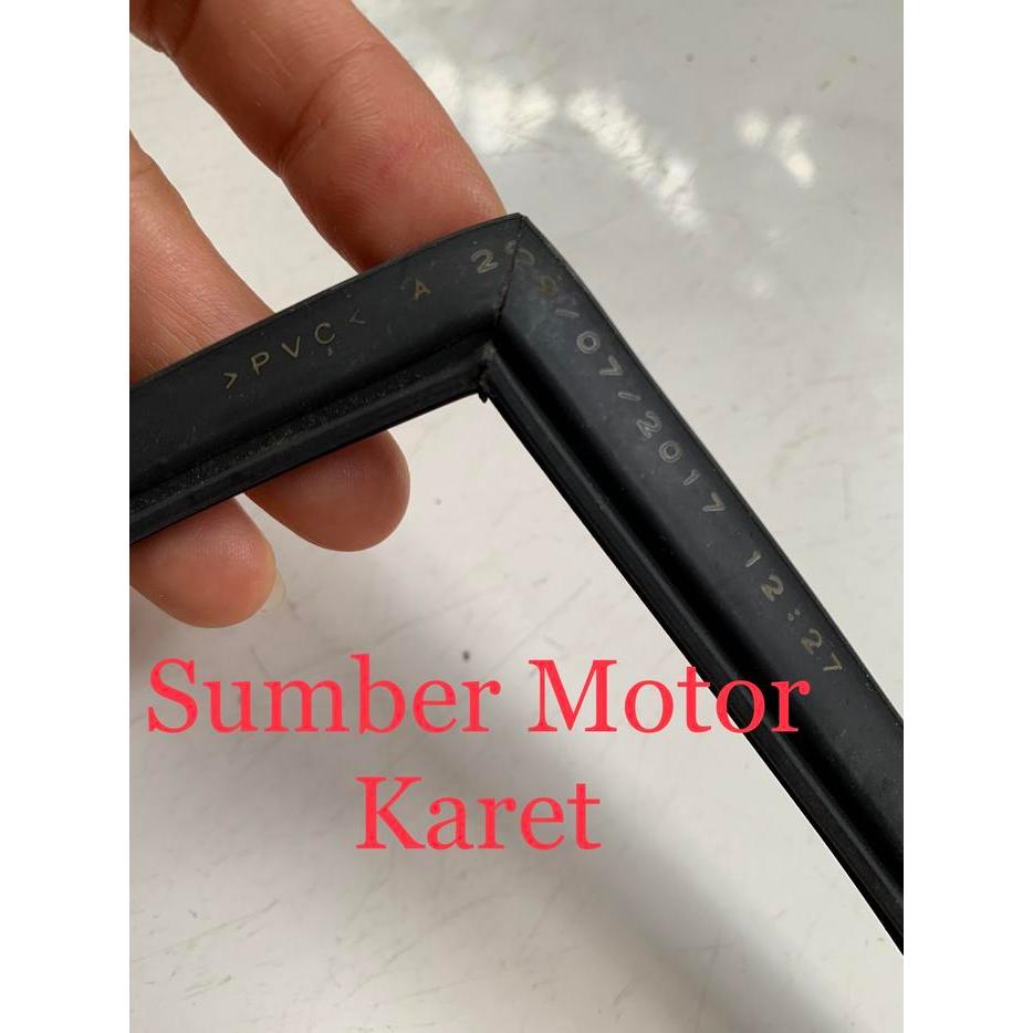 Orisinil Karet Kaca Depan Mobil Honda Jazz thn 2008 -2013