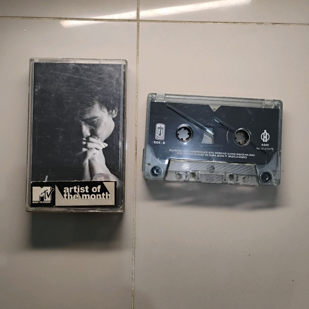Kaset Iwan Fals In Collaboration