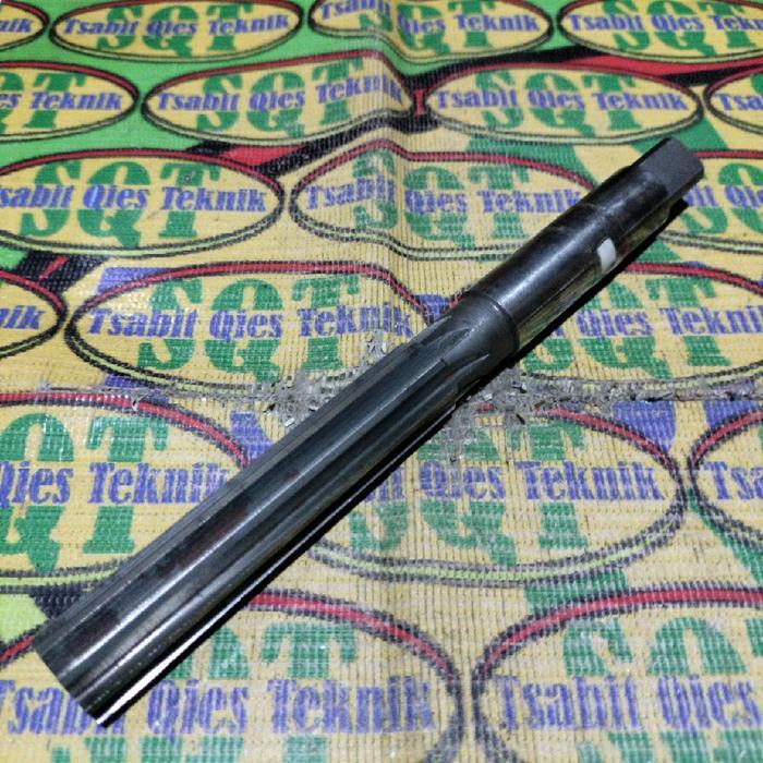 Reamer HSS 17,5mm   Hands Reamer 17,5mm -8 Flute