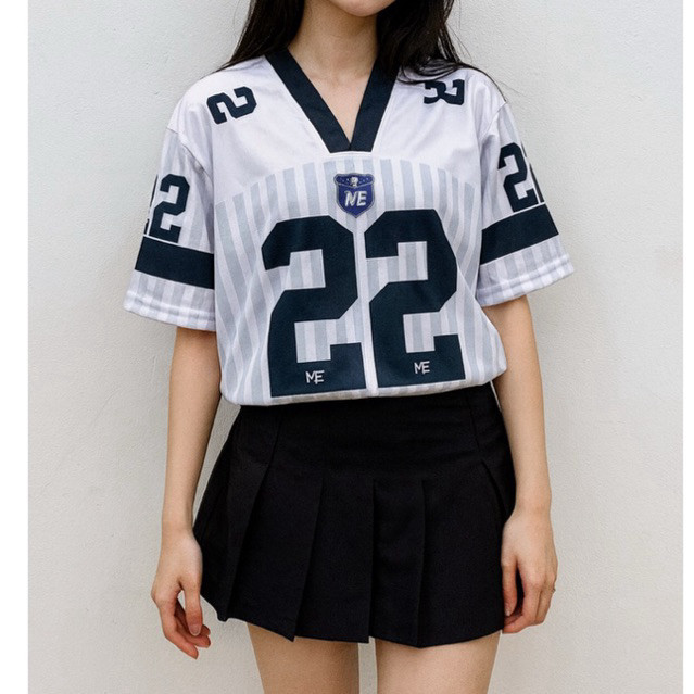 Kaos Jersey BW 22 Oversize Retro Boxy Shirt