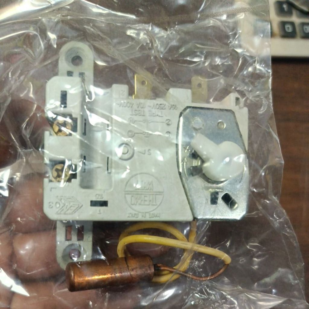Thermostat water heater Ariston