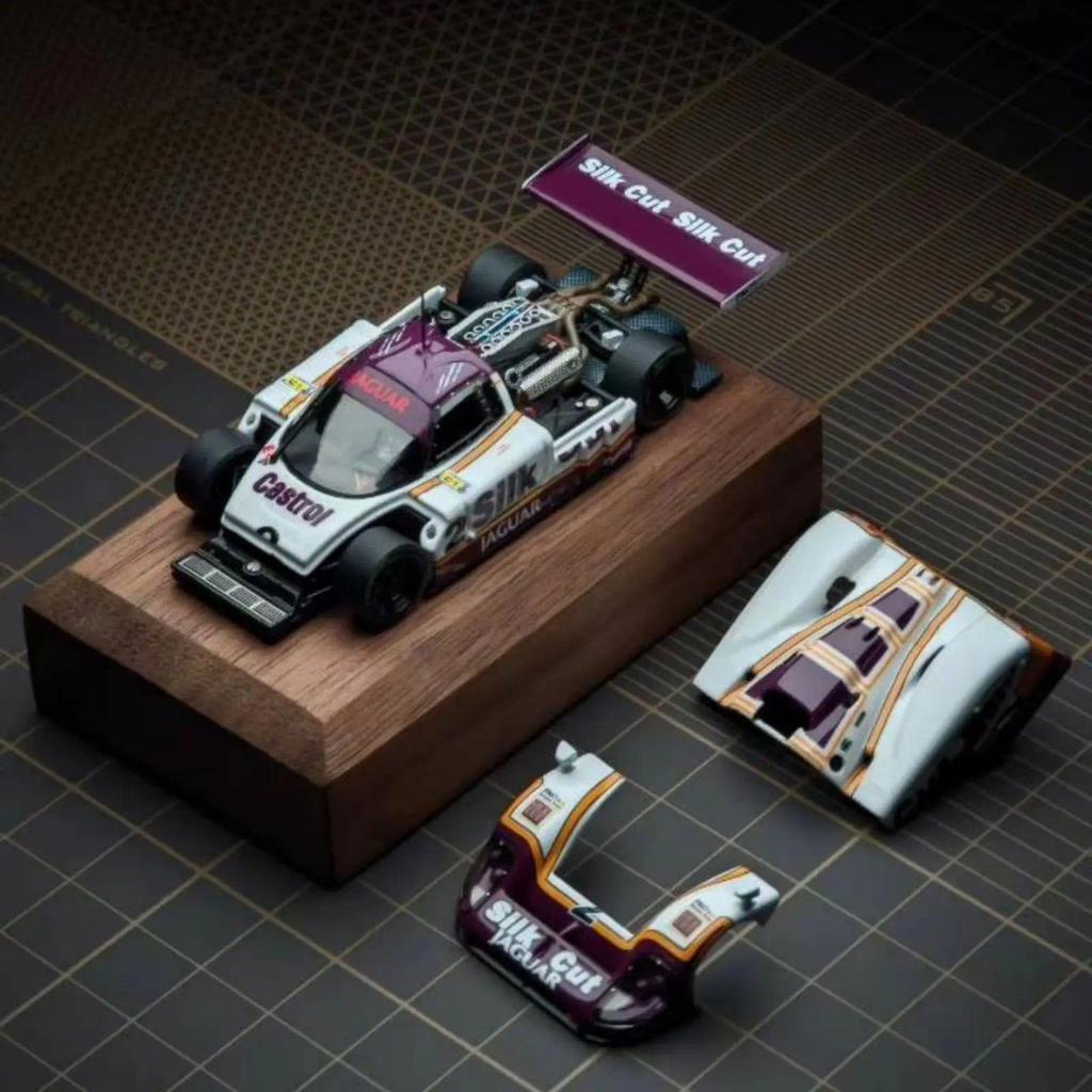 Transcend Model 1:64 Jaguar XJR‑9 Race Car 1988 Le Mans Winner Alloy Diecast Model Car Collectible G