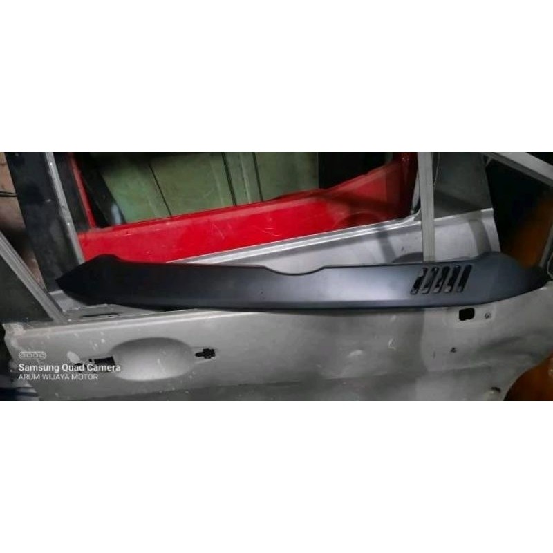 Bumper garnish grill moulding ayla 2021 2022