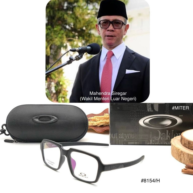 Frame Kacamata Sporty Pria Oakley Miter OX8154  Square Besar Oakley Black Matte