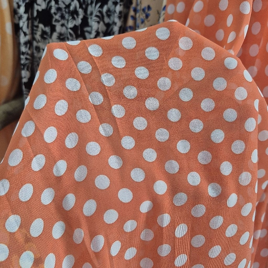 kain sifon motif -kain sifon motif polkadot-kain chiffon  motif polkadot premium