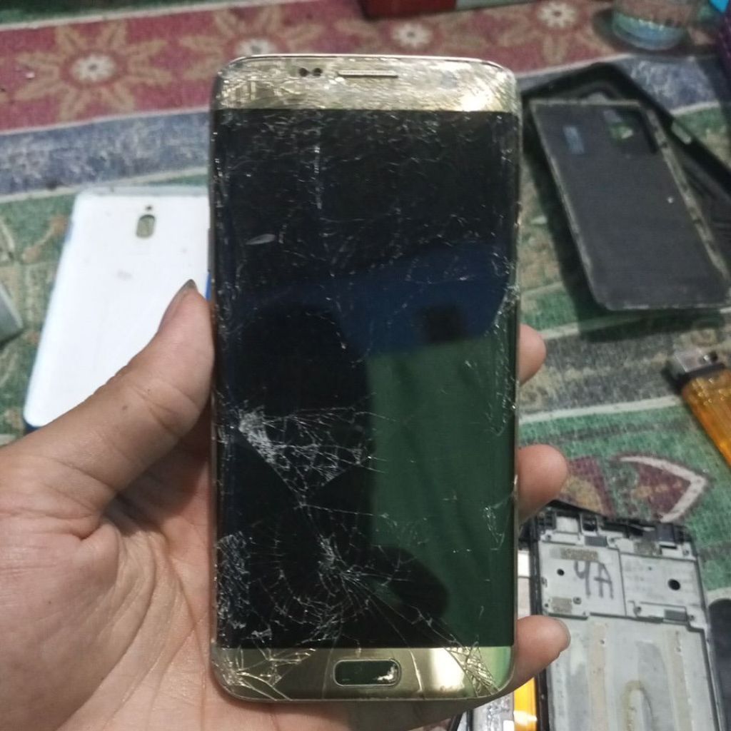 FRAME TATAKAN LCD SAMSUNG GALAXY S7 EDGE DI KIRIM SEPERTI DI GAMBAR ORIGINAL COPOTAN