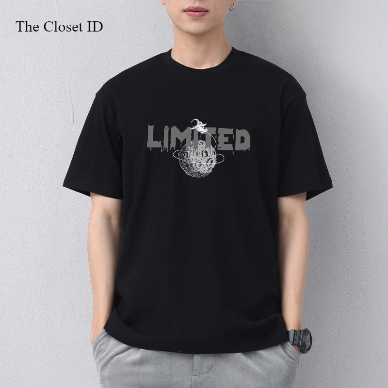 [The Closet ID]Kaos Distro Pria Katun 100% Baru Desain Astronaut yang Terbang ke Luar Angkasa Pakaia