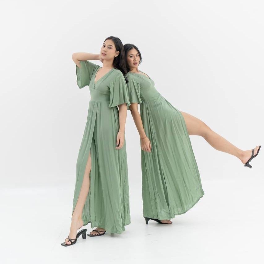 Outfit Liburan Pantai Wanita Korean Style Long Dress Beach Salsa Maxi Kekinian