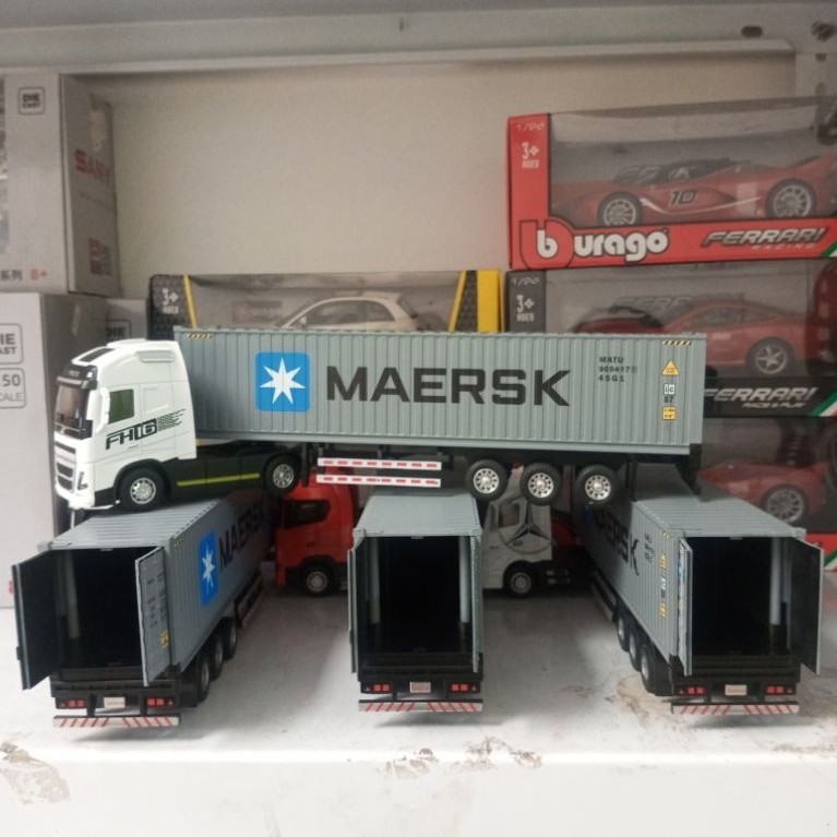 Diecast Miniatur Truck Volvo Truk Maersk