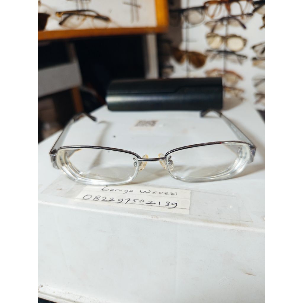Guy Laroche size 52 -16 135 frame kacamata preloved