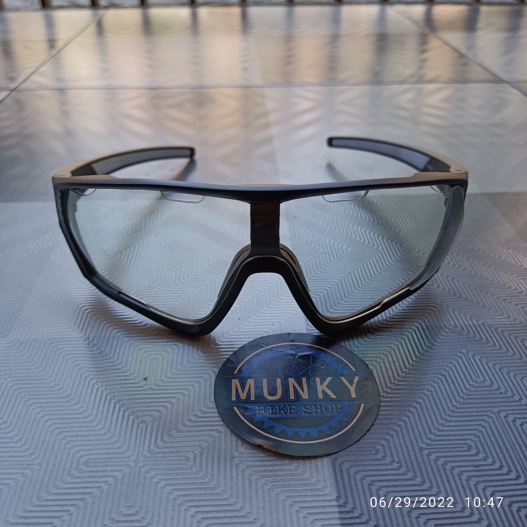 Foto Kacamata gowes sport cycling glasses UV400 anti glare sepeda