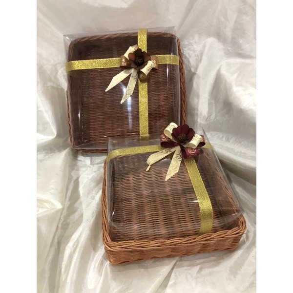 Kotak kue hantaran pernikahan mika bahan rotan uk 25x25 dan 30x30