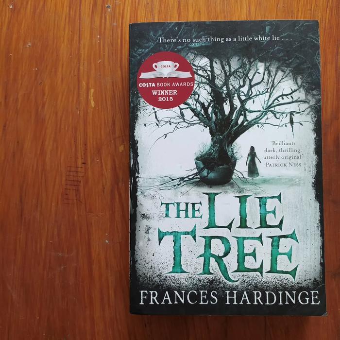 The Lie Tree - Frances Hardinge