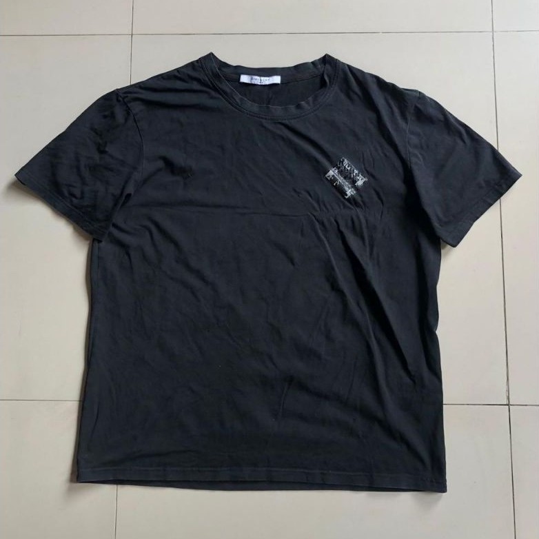 kaos givenchy pria