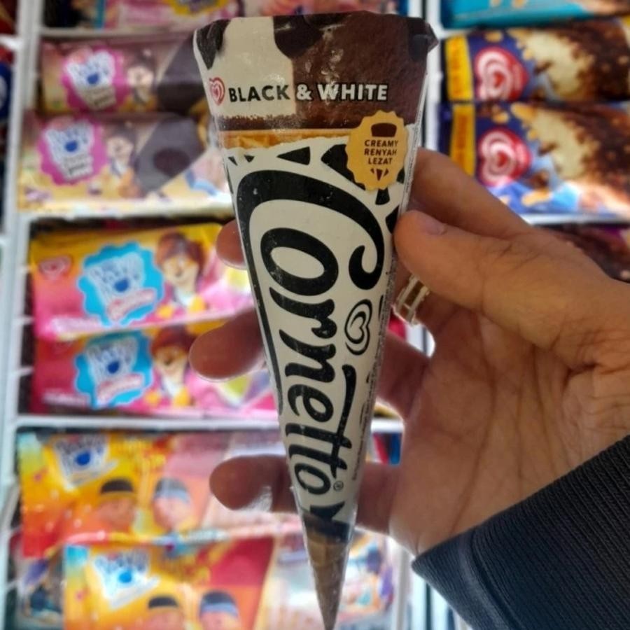 Wall's CORNETTO Ice Cream Es Krim Rasa BLACK & WHITE