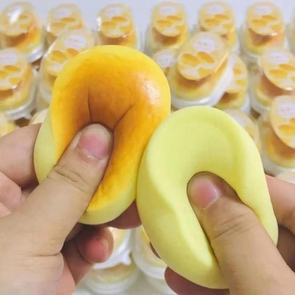 Portable Squishy Simulated eese Bread Squeeze Slow Rebound Soft Texture Squeeze Fidget Squishy Squee