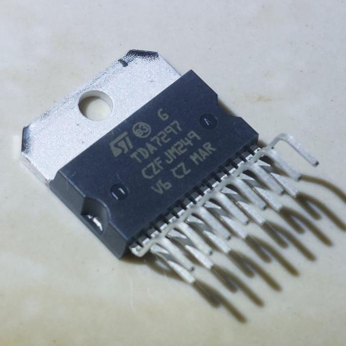 TDA7297 Zip-15 Tebal ST TDA 7297 IC Stereo 2X 15W Power Amplifier Audio Chip Komponen SCS Thomson TE