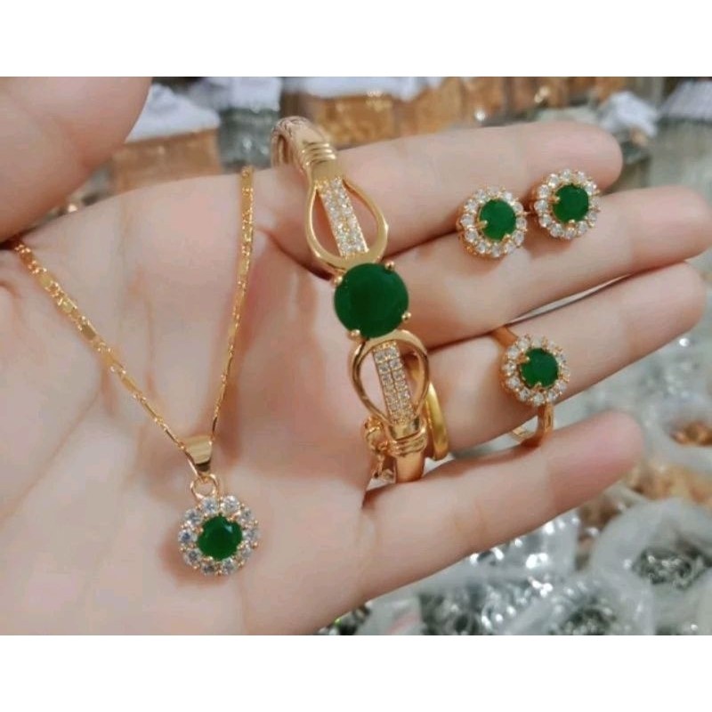 Set Perhiasan Titanium Permata Hijau Gold Tidak Karat