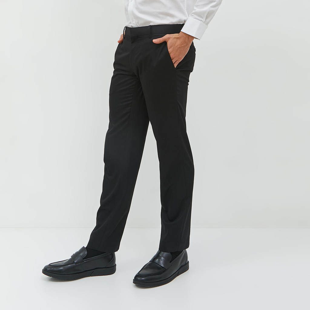 Jobb Duncan Celana Panjang Slim Fit Hitam