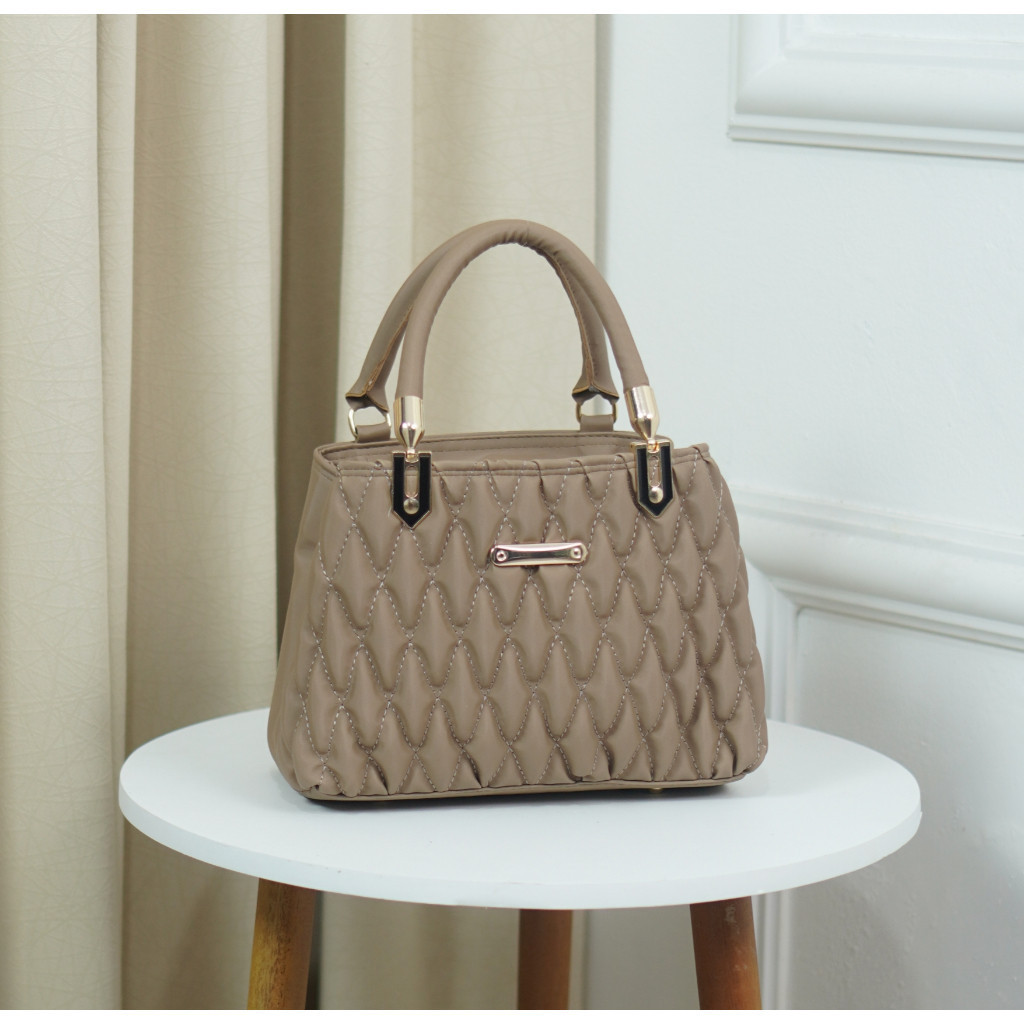 Tas Tangan Wanita Elegan – Cocok untuk Pesta, Kondangan & Daily Use